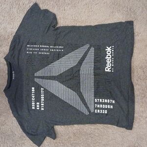 Mens Grey black and white reebok tshirt size L